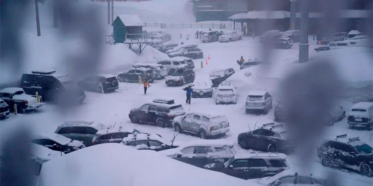 ¿México se quedará sin electricidad por tormentas en EU? AMLO reconoce “cierta emergencia”