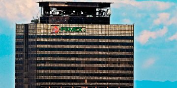 Combustóleo, a la cabeza en alza de actividad refinadora de Pemex