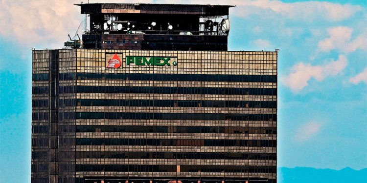Combustóleo, a la cabeza en alza de actividad refinadora de Pemex