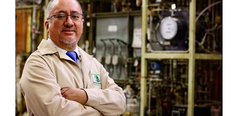 “El petróleo dejará de utilizarse ante la necesidad de energías renovables”