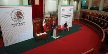 Alertan a empresas energéticas ante paquete de reformas de AMLO a la Carta Magna