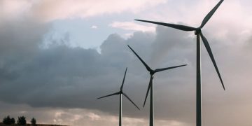 Internacional: Por primera vez, energía eólica generó más electricidad que el gas en Europa