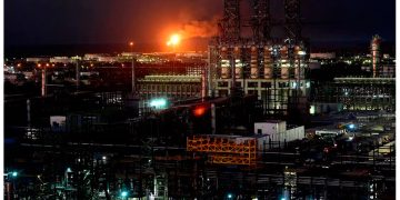 Más combustóleo y altas pérdidas: El costo de que Pemex produzca más gasolina