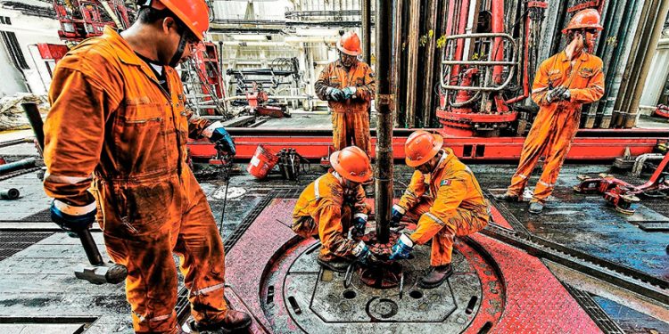 ENI devuelve área petrolera; suman 40 renuncias por la IP