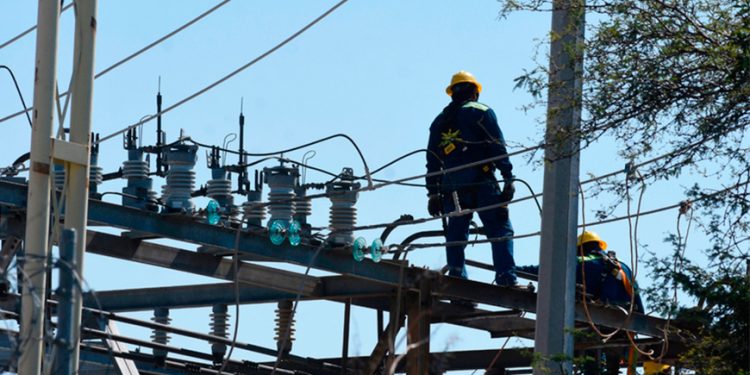 CFE detecta falta de transparencia en subsidiarias