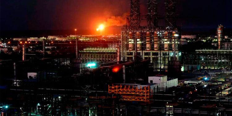 Pemex es el doceavo emisor de contaminantes en el mundo
