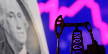 Petróleo abre la semana a la baja tras pláticas sobre alto al fuego en Oriente Medio