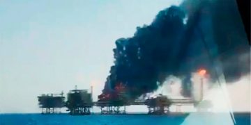 Un trabajador muerto y dos heridos graves por incendio en plataforma de Pemex