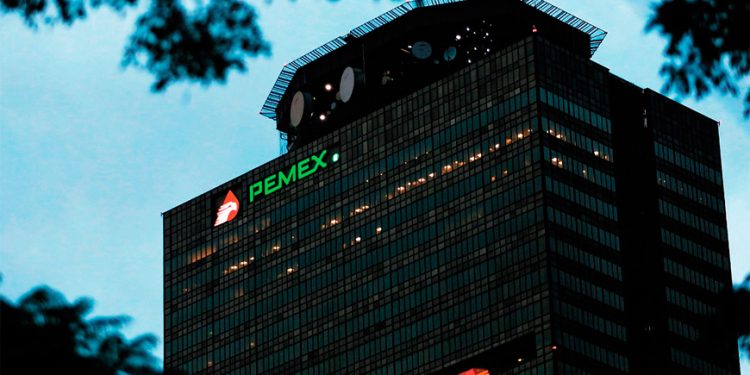 Tira utilidad de Pemex menor apreciación del peso a marzo