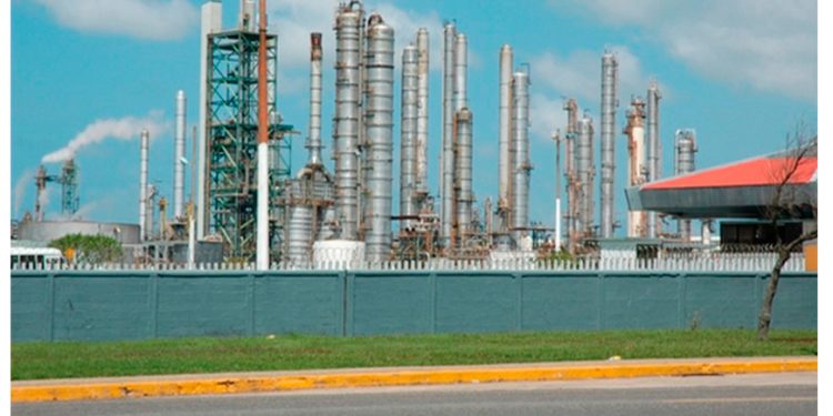 Aumenta 10.5% producción petroquímica de Pemex en primer trimestre de 2024