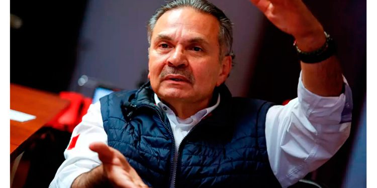 Las exportaciones de crudo de Pemex bajan 31% en abril; la refinación desciende