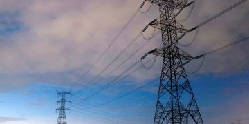 Industrias de electricidad, gas y agua caen por primera vez en cinco sexenios