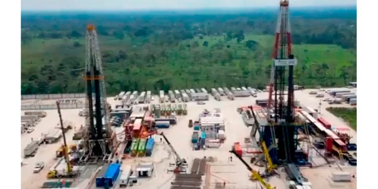 Producción petrolera de líquidos de Pemex caerá en 2024: Pemex
