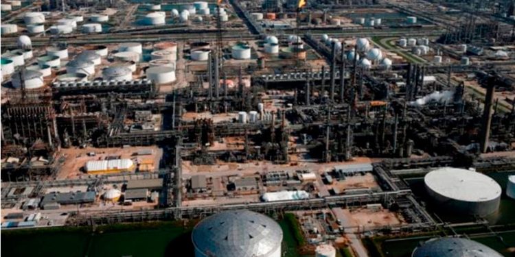 Pemex asegura que refinería Deer Park impulsa sus utilidades