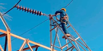 CFE dispone 1,500 electricistas para atender posibles afectaciones por el ciclón tropical ‘Uno’