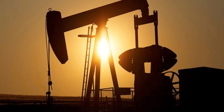 Petróleo sube por optimismo sobre posible recorte de tasas de la Fed