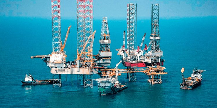 Carso de Slim y Pemex irían por explotación petrolera en aguas profundas