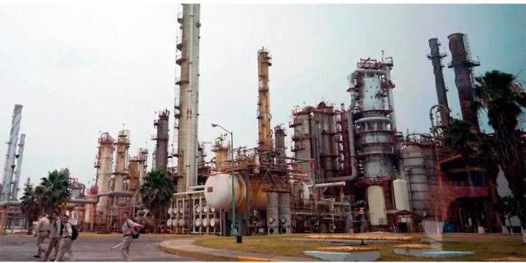 Alarma en Pemex: EU busca sustituto del crudo Maya, petróleo “demasiado” pesado