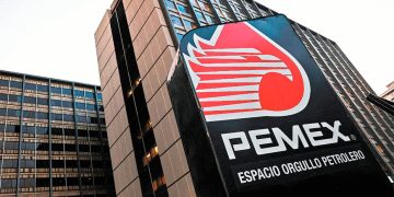 “Debilidad crediticia de Pemex pone en riesgo transición energética”