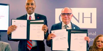 Comisión Nacional de Hidrocarburos firma acuerdo de colaboración con UHLC de Houston