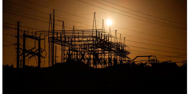 Importaciones de electricidad en México rompen récord en el sexenio de AMLO