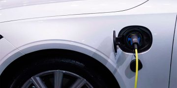 Ordenan a CFE publicar los puntos de carga para autos eléctricos