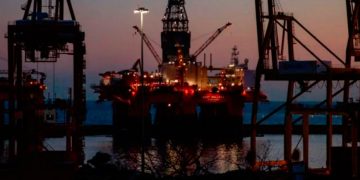 Petroleras Eni y Repsol descubren petróleo y gas frente a costas del sur de México