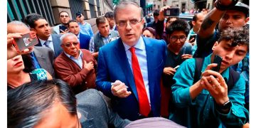 En próxima administración, IP podrá invertir en energías limpias: Ebrard