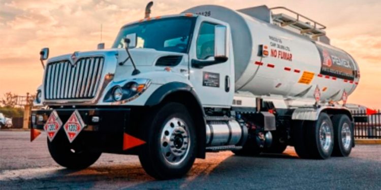 Traslada Pemex hasta 12 mil 864 millones de combustibles en el país