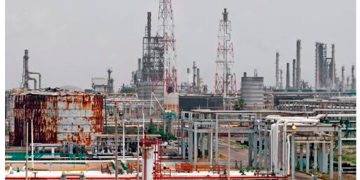 Vencimientos de deuda de Pemex para Sheinbaum serán menores a los de AMLO