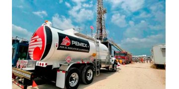Pemex aumenta capacidad de traslado de combustibles vía terrestre