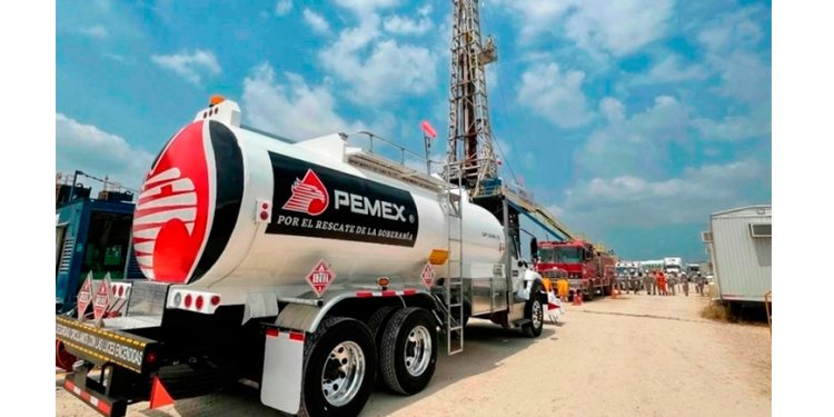 Pemex aumenta capacidad de traslado de combustibles vía terrestre