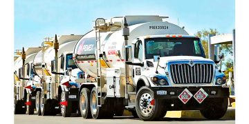 Pemex duplica su capacidad para transportar combustibles con 1, 800 pipas