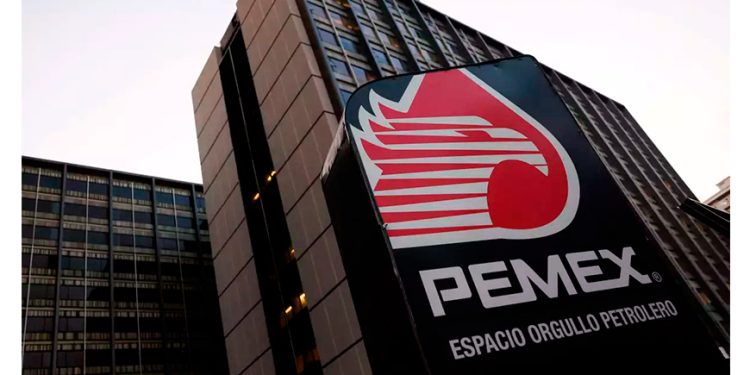 Pemex registra 60% de la deuda de petroleras en América Latina: Fitch