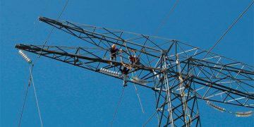 Depreciación del peso tira resultados de CFE a septiembre