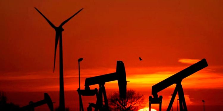 Petróleo abre la semana con alzas de más de 1 dólar por temor a conflicto más amplio en Oriente Medio