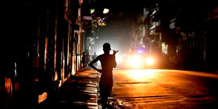 México continúa en colaboración con Cuba tras 10 días sin electricidad en la isla