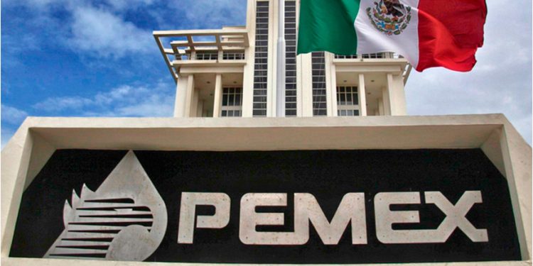 Fitch Ratings descarta cambios en la nota de Pemex