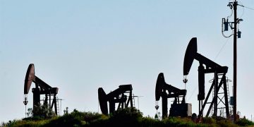 Precios del petróleo abren al alza por tensiones en el Medio Oriente