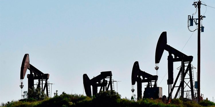 Precios del petróleo abren al alza por tensiones en el Medio Oriente