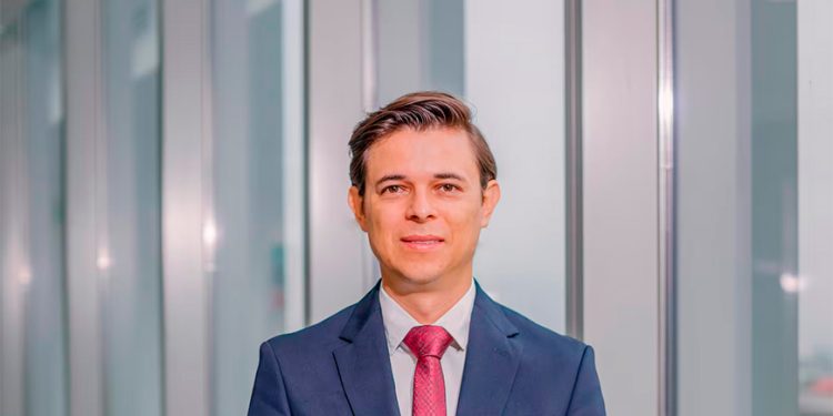 Recomiendan revisar precios y contratos en electricidad