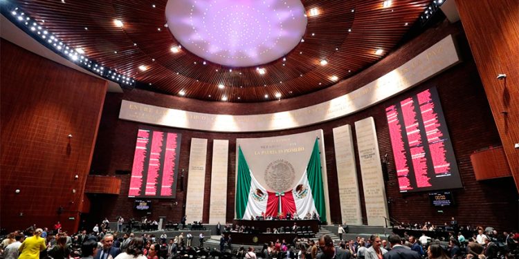Cámara de Diputados aprueba en lo general la extinción de la CNH y la CRE