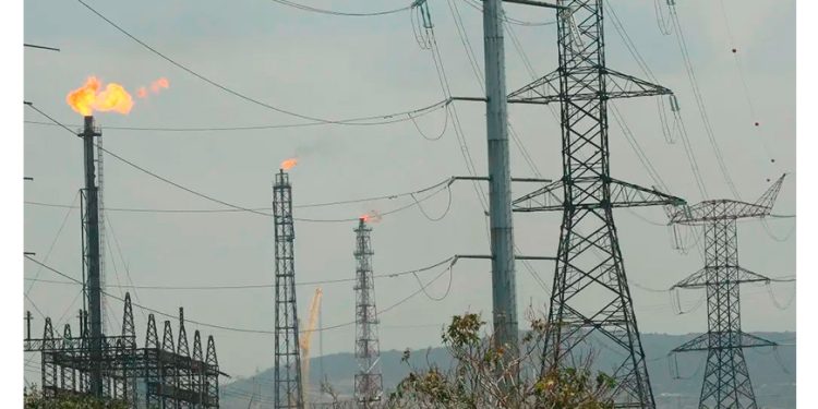 En febrero Sheinbaum presentará leyes secundarias para Pemex y CFE