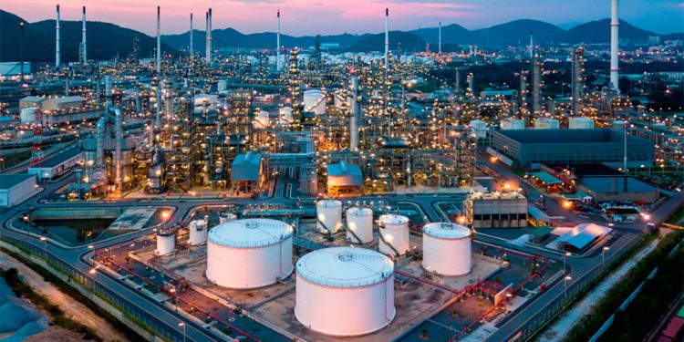 Producción nacional de crudo hila 10 meses de caídas en octubre