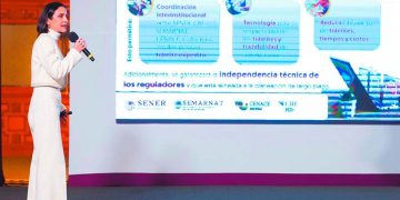 Gobierno prevé inversión mixta de hasta 32,400 millones de dólares en electricidad