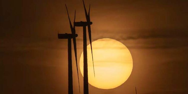 Internacional: Peligran los objetivos hacia el 2030: la energía renovable se desploma en el mundo