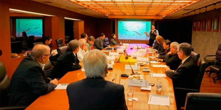 Pemex podría centralizar operaciones y reformar su estructura con nuevas filiales