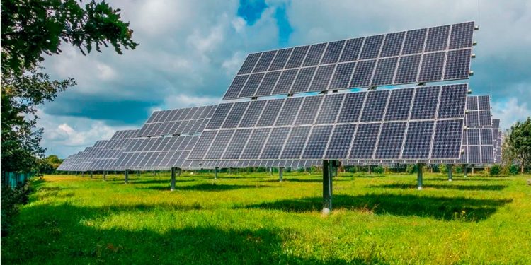 Puebla avanza en energía renovable con 3 parques solares