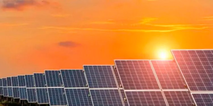 Internacional: La generación solar supera al carbón en Europa por primera vez 