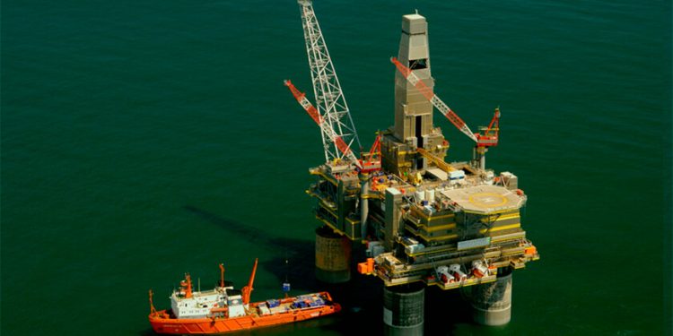 Internacional: Las petroleras europeas reajustan su estrategia: dejan de lado la transición verde ante las presiones del mercado
